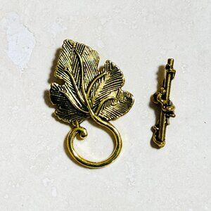 3/$10, Large Grape Leaf Shape Gold Tone Alloy OT Toggle Clasps